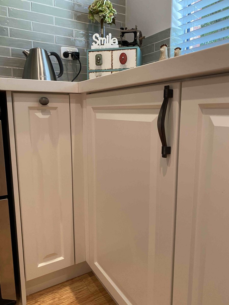 Kitchen Corners: inconvenience or smart storage?