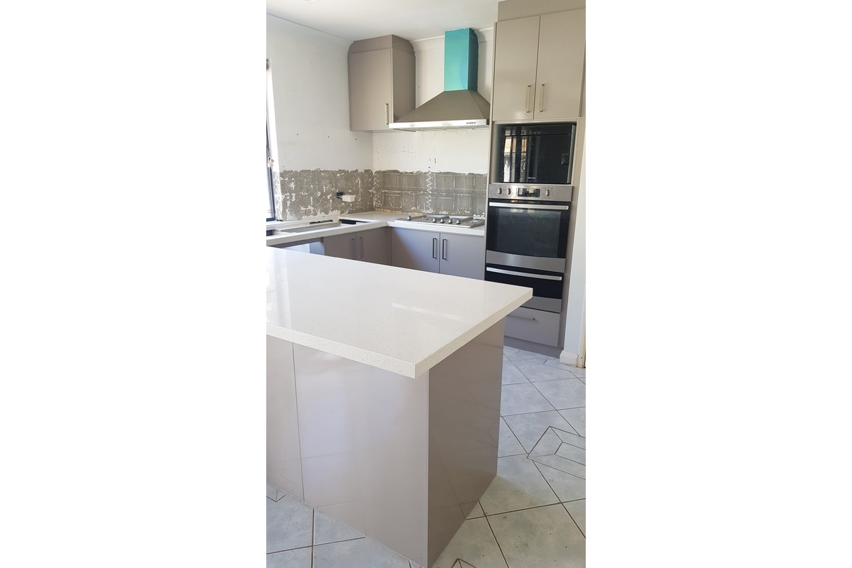 U-Shape Contemporary Kitchen Design