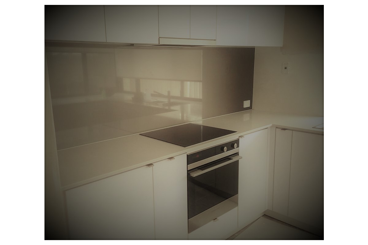 2 Tier Corner Solutions by VIBO/ Italy