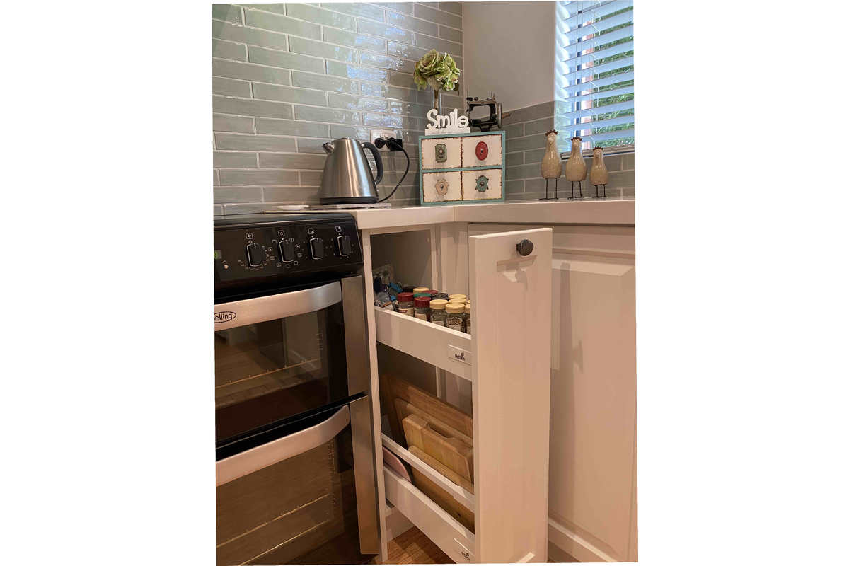 Oil and Bottle Organiser