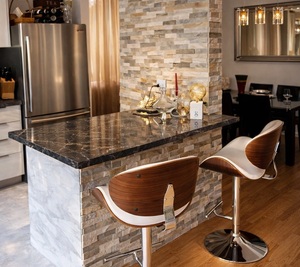 A Small-scale Elegant Kitchen